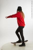 skateboard ride poses selin 03